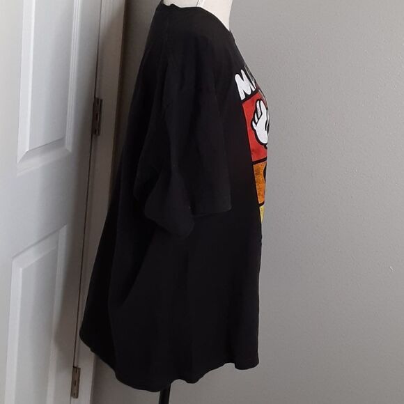 SUPER Mario Bros The 80's Tee - Picture 3 of 7